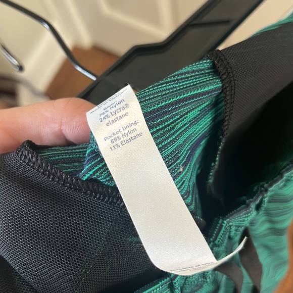 Lululemon crop slim pants - Picture 7 of 8